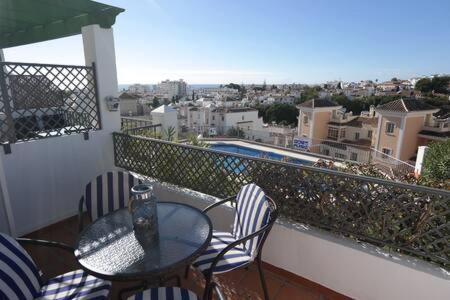 Amplio Apartamento Con Piscina Cerca De La Playa نيرخا المظهر الخارجي الصورة